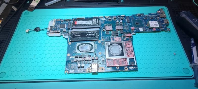 Oprava notebooku — základná doska